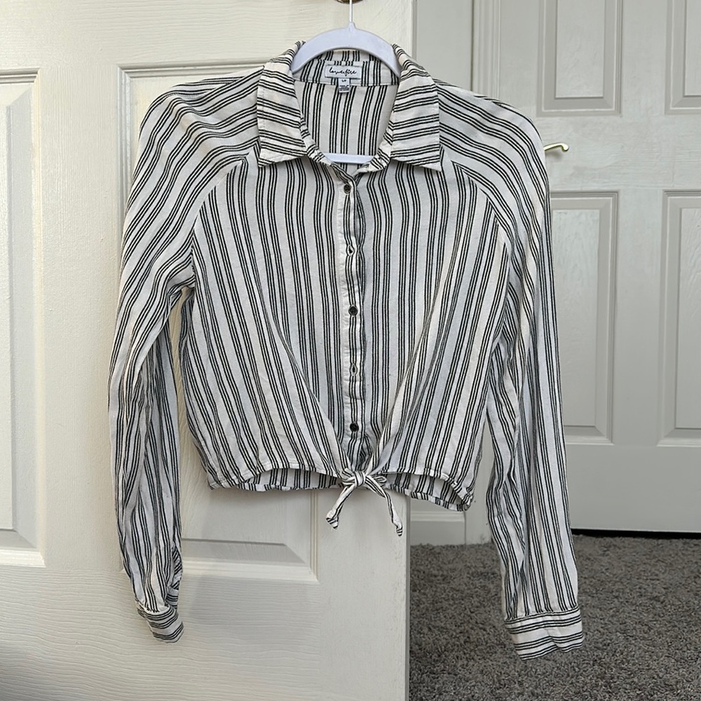 Stripped tied cropped button up